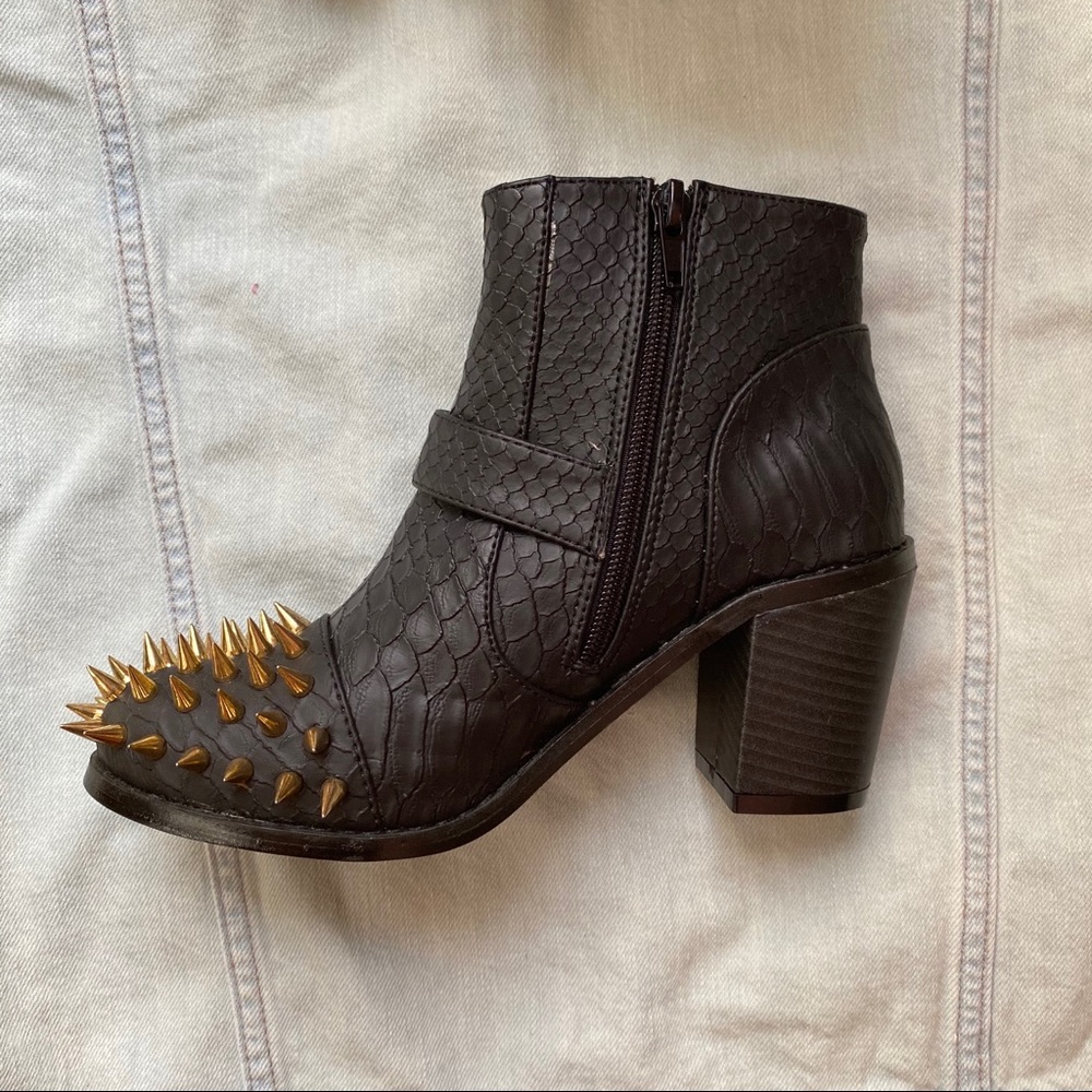 Spiked Boot - Picture 2 of 5